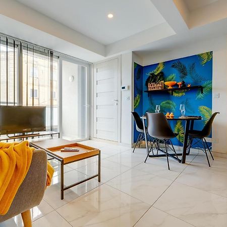 Modern 1Br Apartment Central Location 그지라 외부 사진