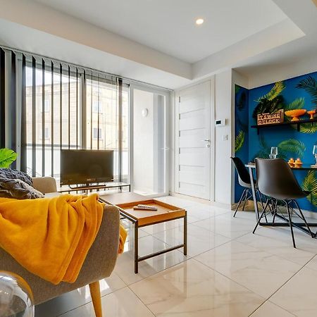 Modern 1Br Apartment Central Location 그지라 외부 사진
