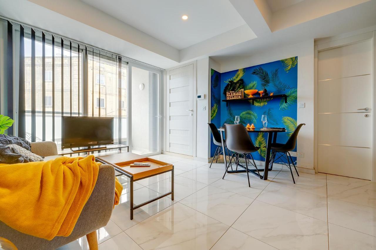 Modern 1Br Apartment Central Location 그지라 외부 사진