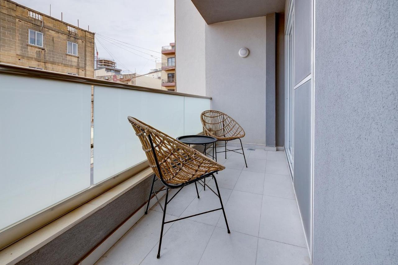 Modern 1Br Apartment Central Location 그지라 외부 사진